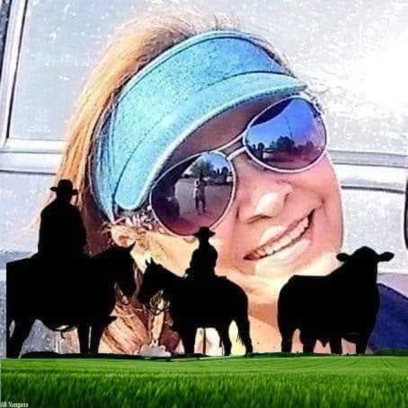 Meet your Posher, Sylvia - Picture 1 of 1